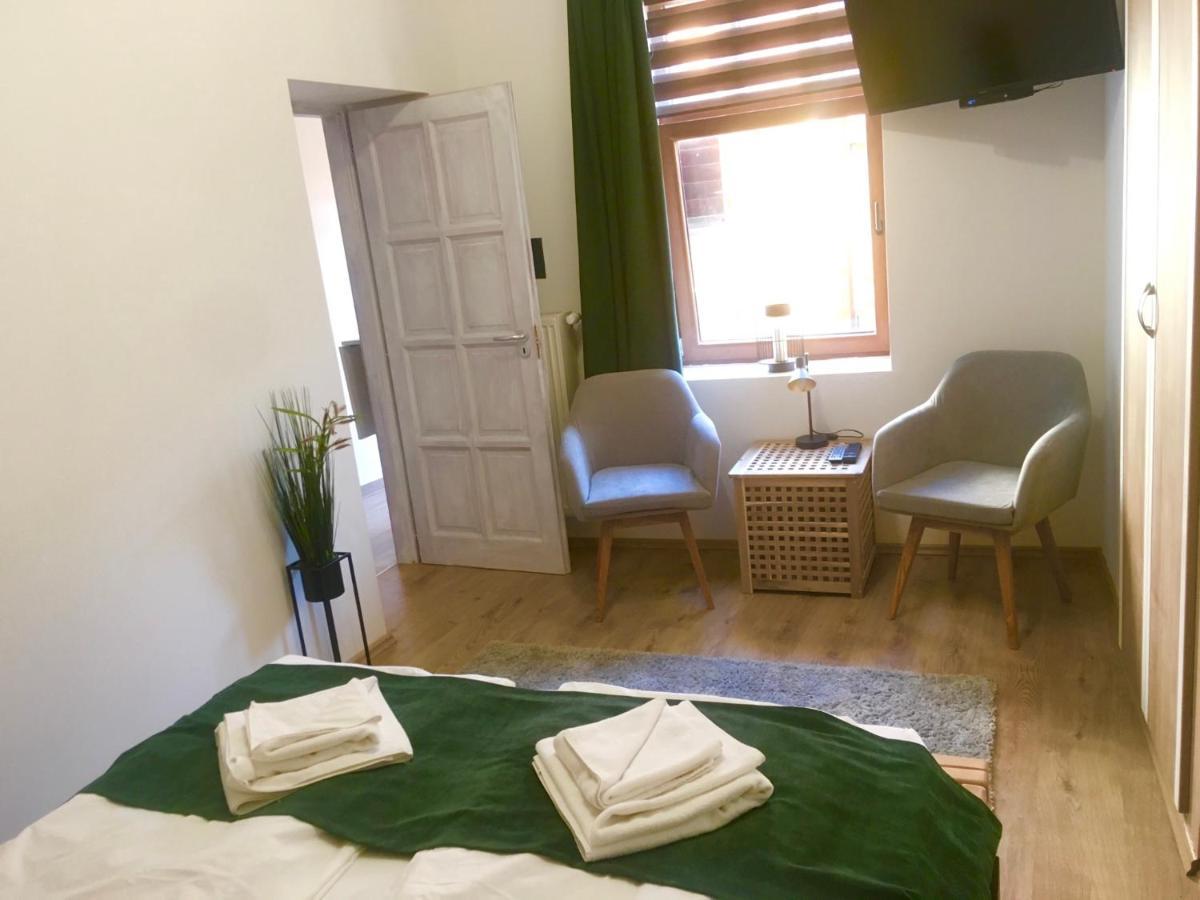 Boroka Apartman Belvaros Veszprem Bagian luar foto