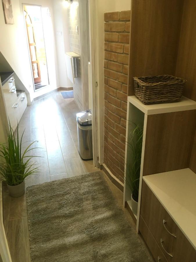 Boroka Apartman Belvaros Veszprem Bagian luar foto
