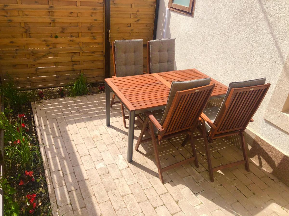Boroka Apartman Belvaros Veszprem Bagian luar foto